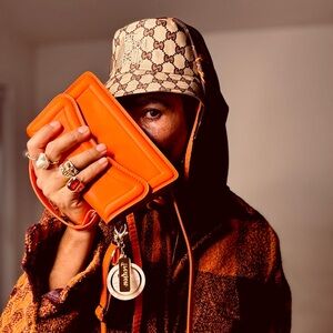 Meet your Posher, Fredsonn silva